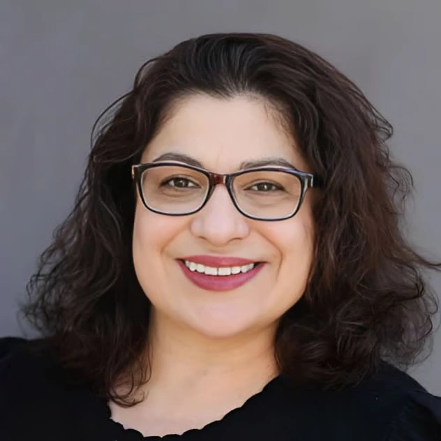 Mani Tashjian - Assistant at Galli Team, supporting clients with home transitions, market prep, and event planning.